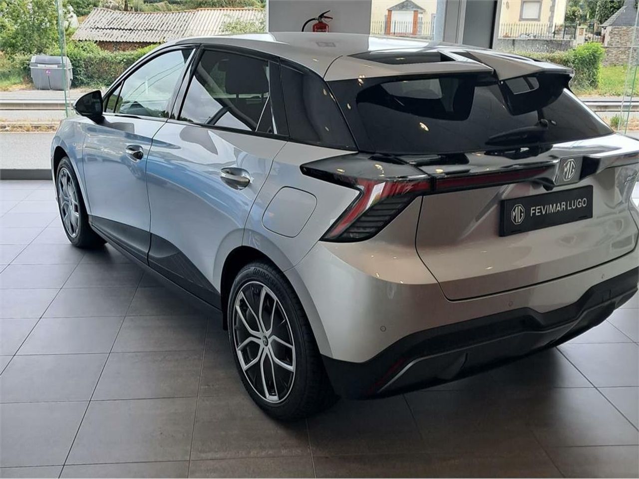 MG MG4 64kWh Luxury - Foto 2