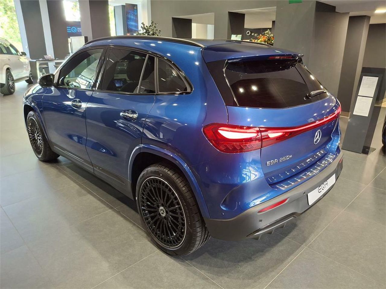 mercedes eqa 2025 / foto grande (3)