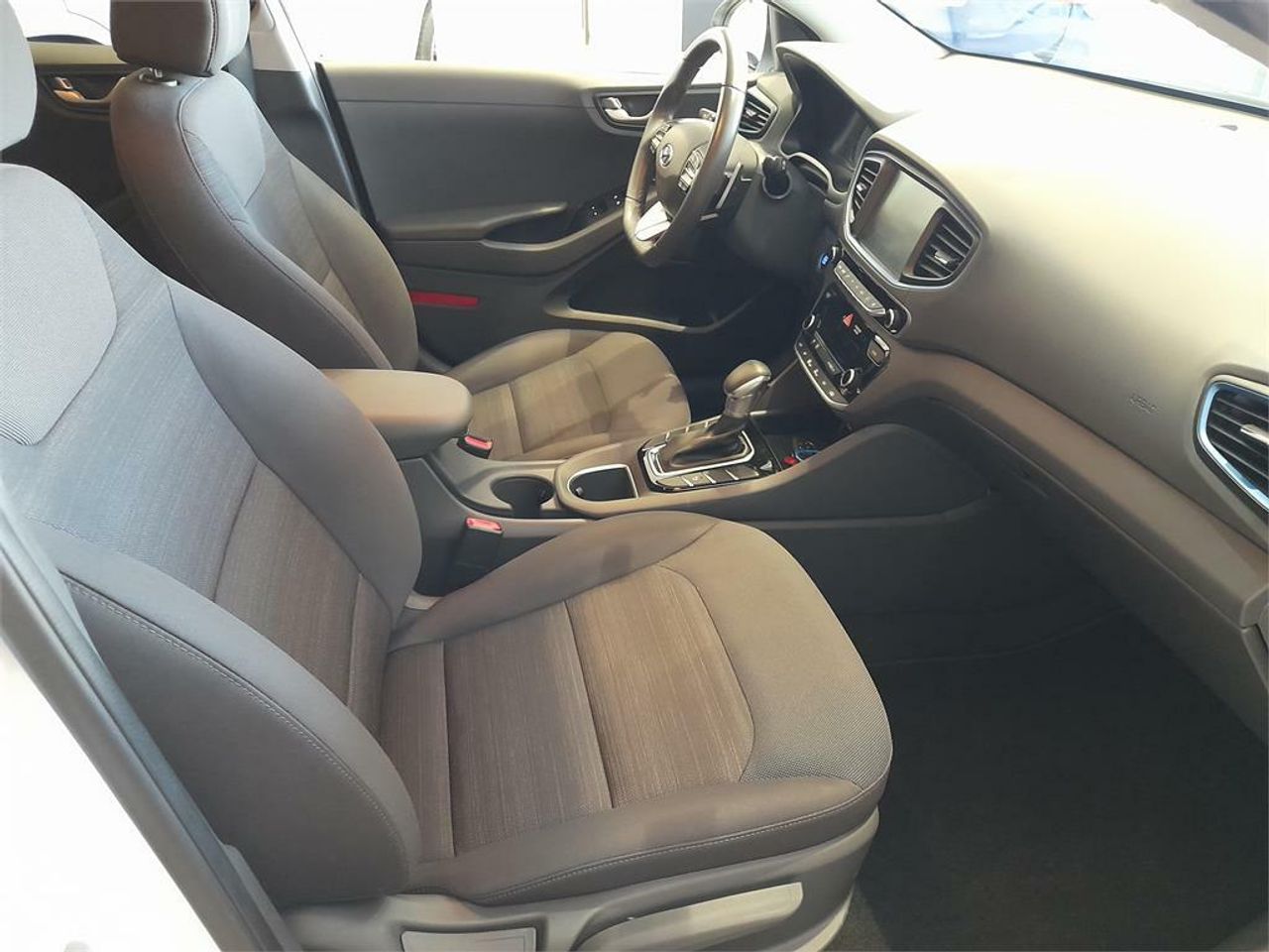 Hyundai IONIQ 1.6 GDI HEV Tecno DT - Foto 2