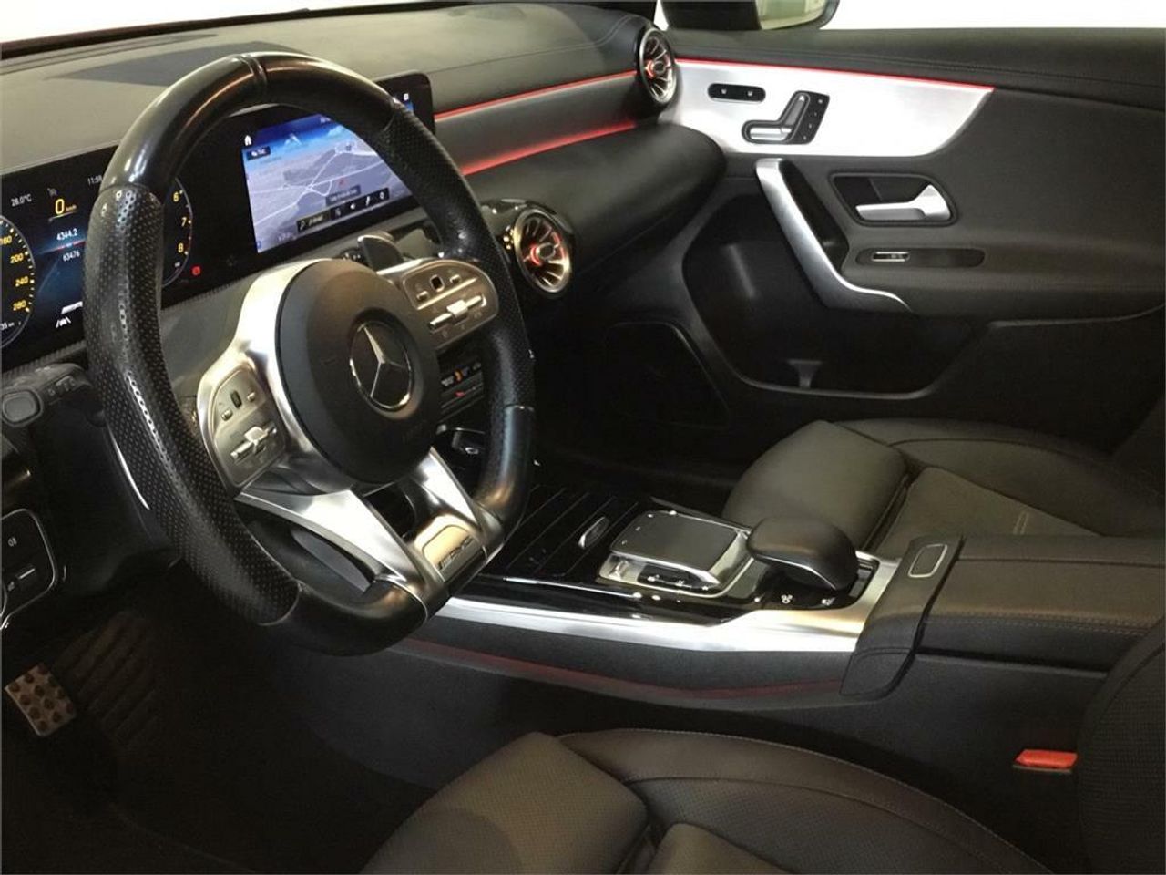 Mercedes Clase A Mercedes-AMG A 35 4MATIC+ - Foto 2