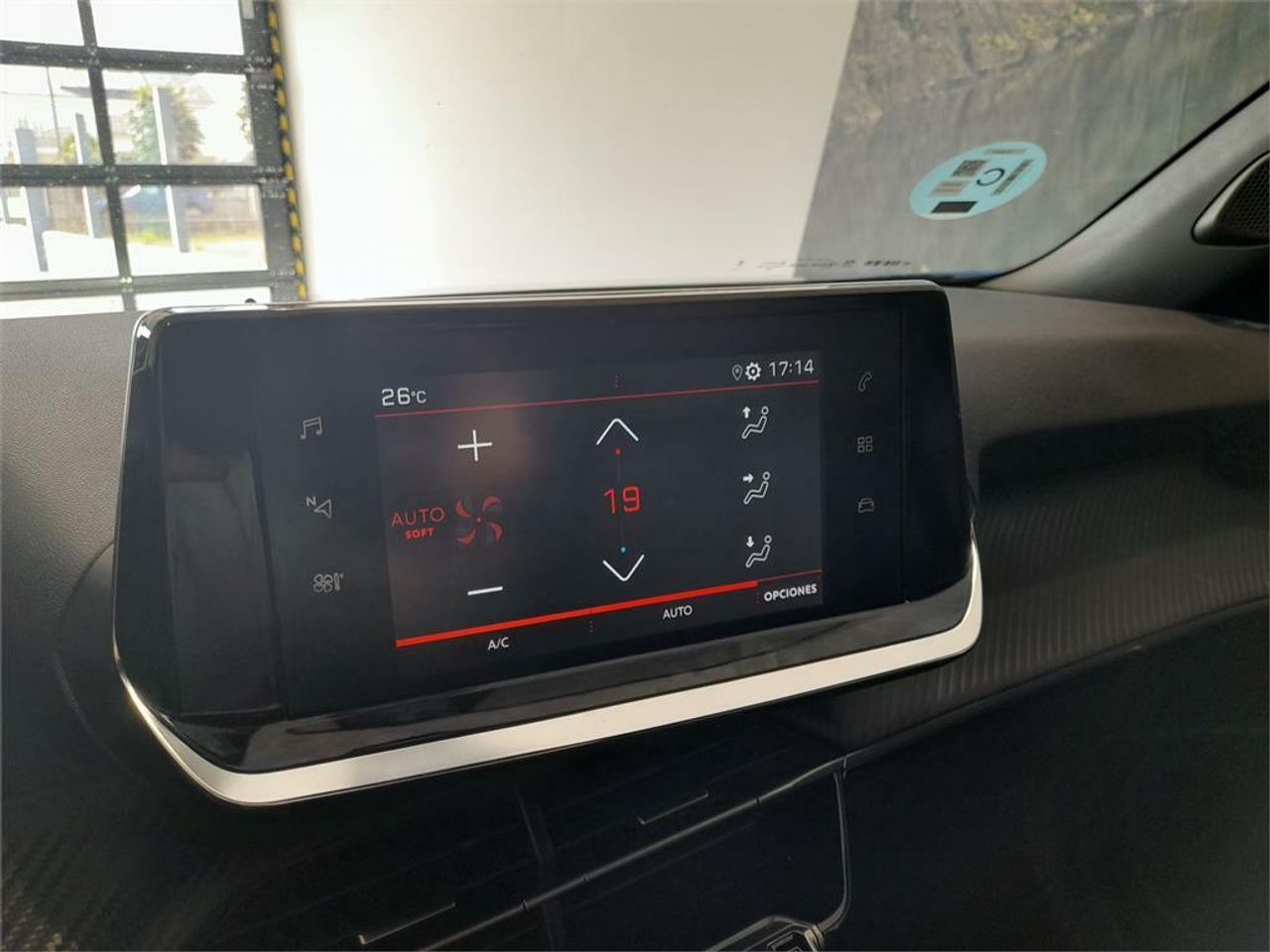 Peugeot 2008 Allure Pack Puretech 130 S&S EAT8 - Foto 2