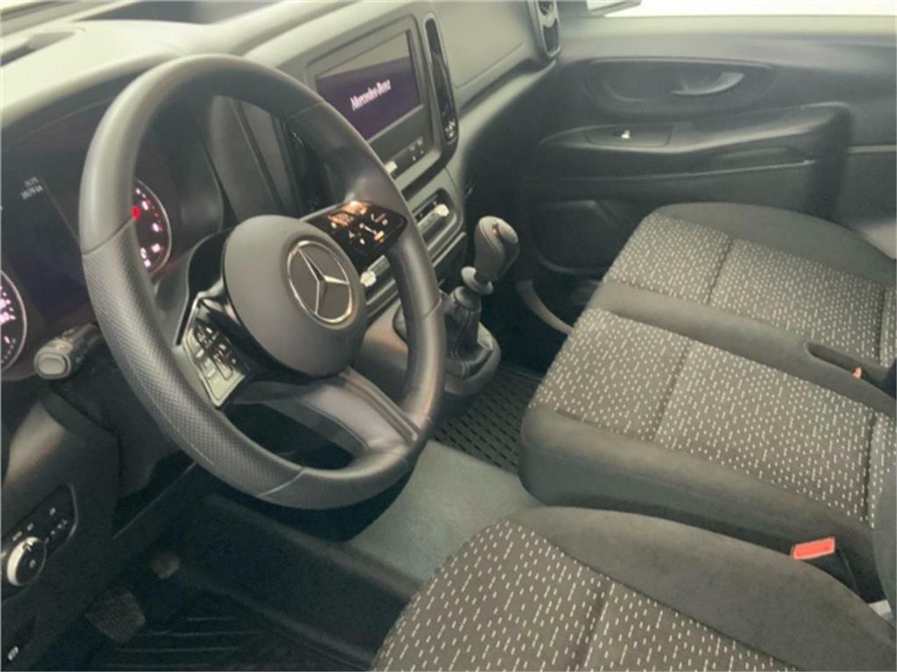 Mercedes Vito 110CDI 75kW furgón Base larga - Foto 2