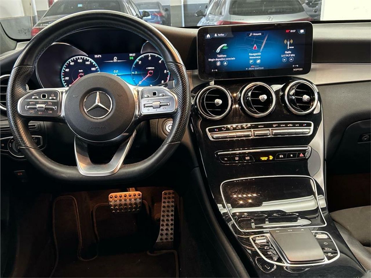 Mercedes GLC 200 d 4Matic AMG Line (EURO 6d) - Foto 2
