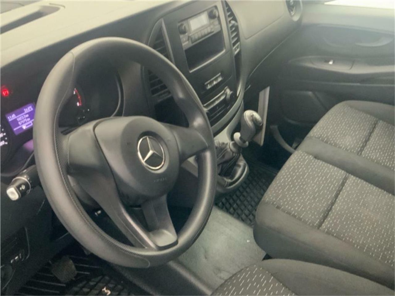 Mercedes Vito 110CDI 75kW furgón Base larga - Foto 2