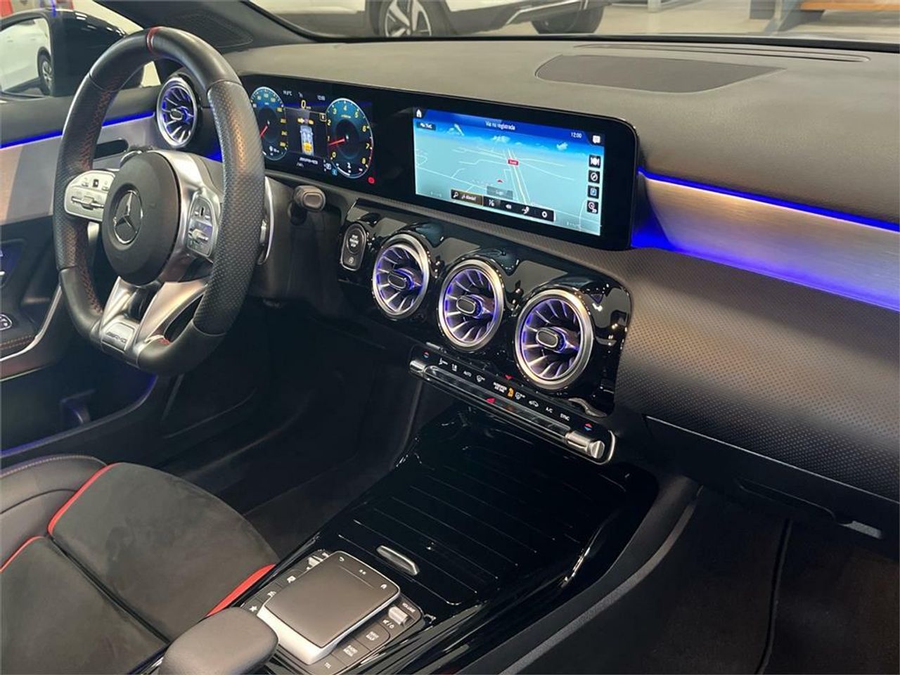 Mercedes Clase A Mercedes-AMG A 35 4MATIC+ - Foto 2
