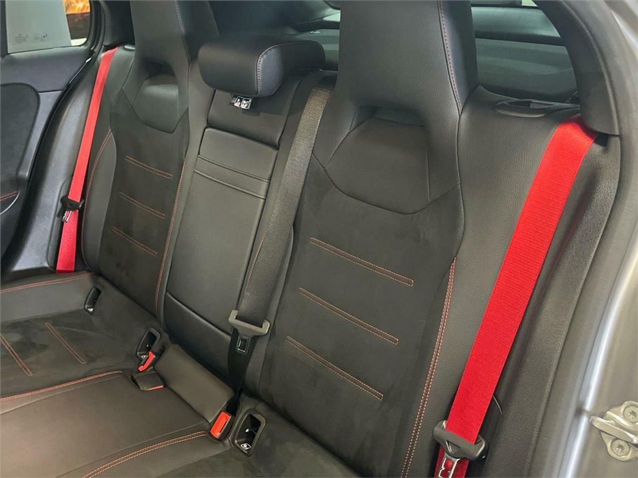 Mercedes Clase A Mercedes-AMG A 35 4MATIC+ - Foto 2