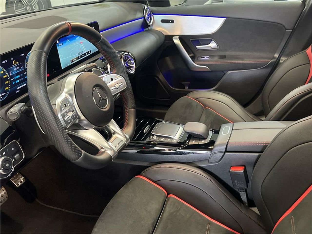 Mercedes Clase A Mercedes-AMG A 35 4MATIC+ - Foto 2