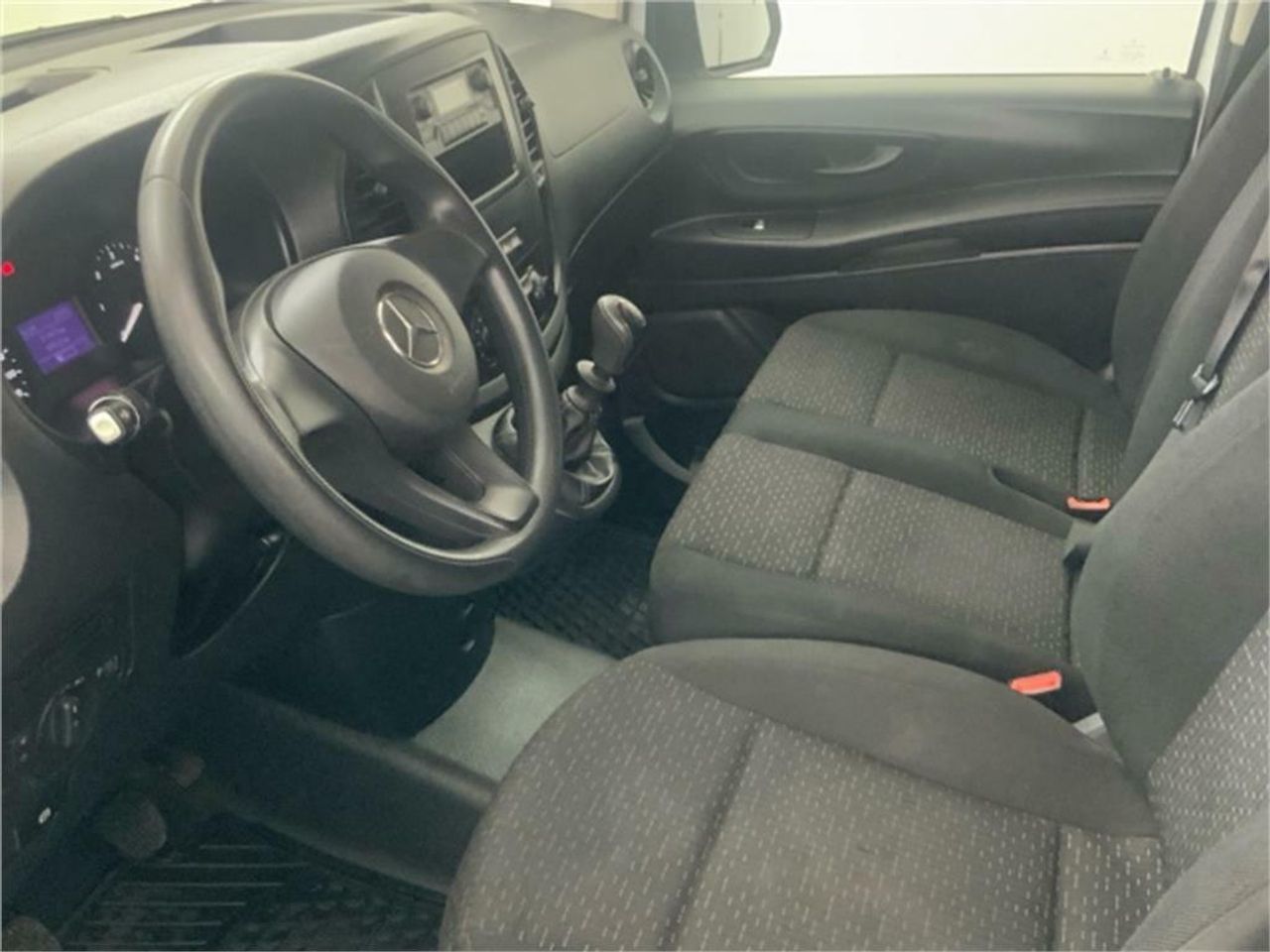 Mercedes Vito 110CDI 75kW furgón Base larga - Foto 2