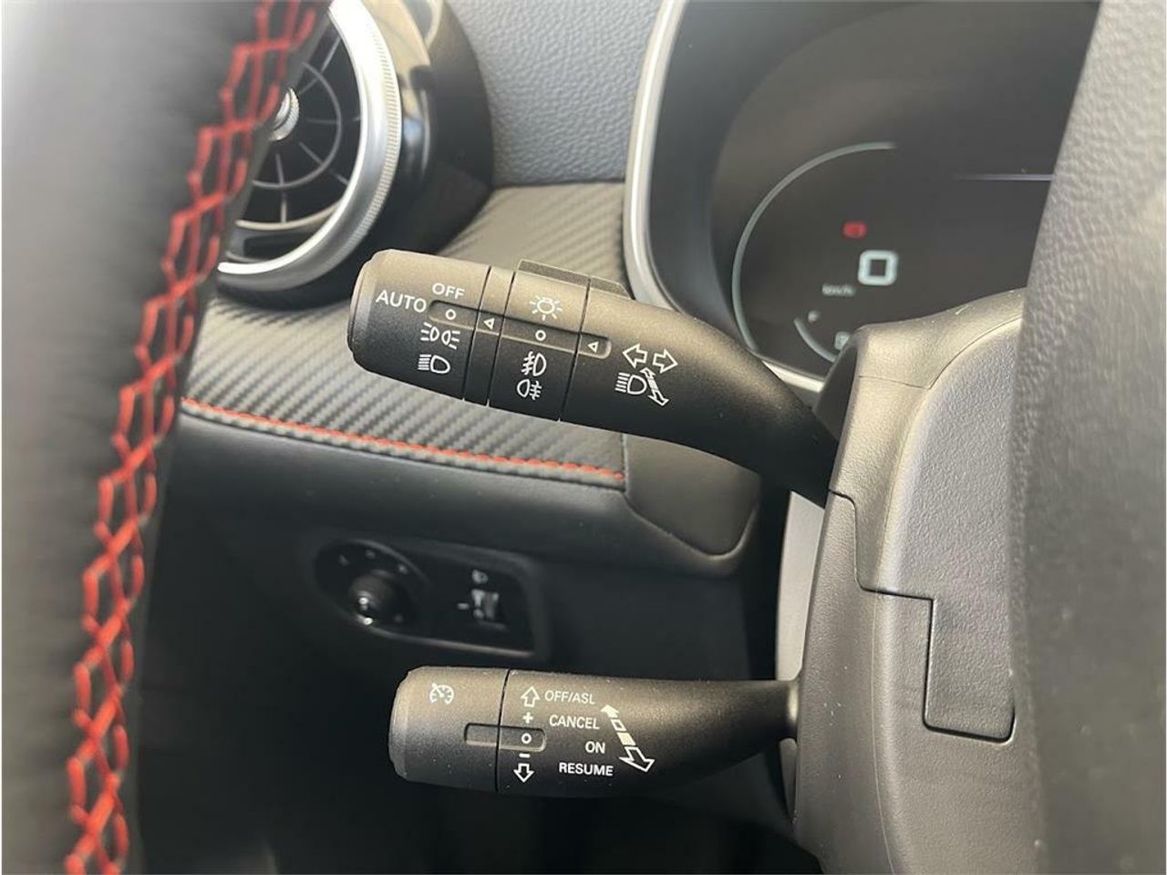 MG ZS 1.5 Luxury - Foto 2