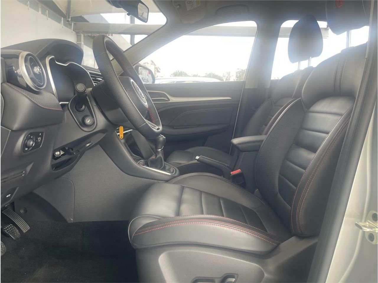 MG ZS 1.5 Luxury - Foto 2