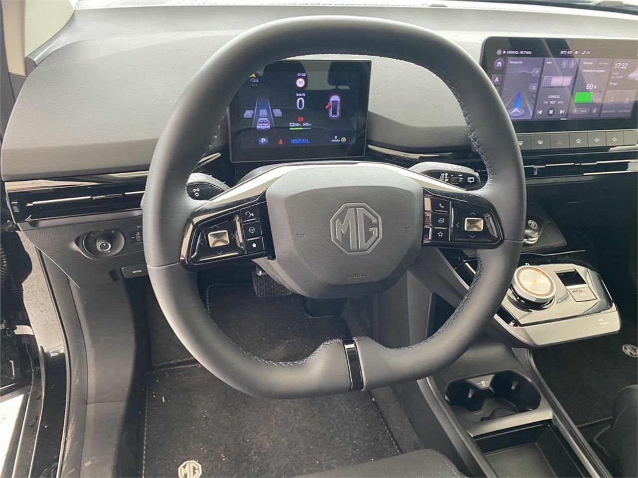 MG MG4 64kWh Luxury - Foto 2