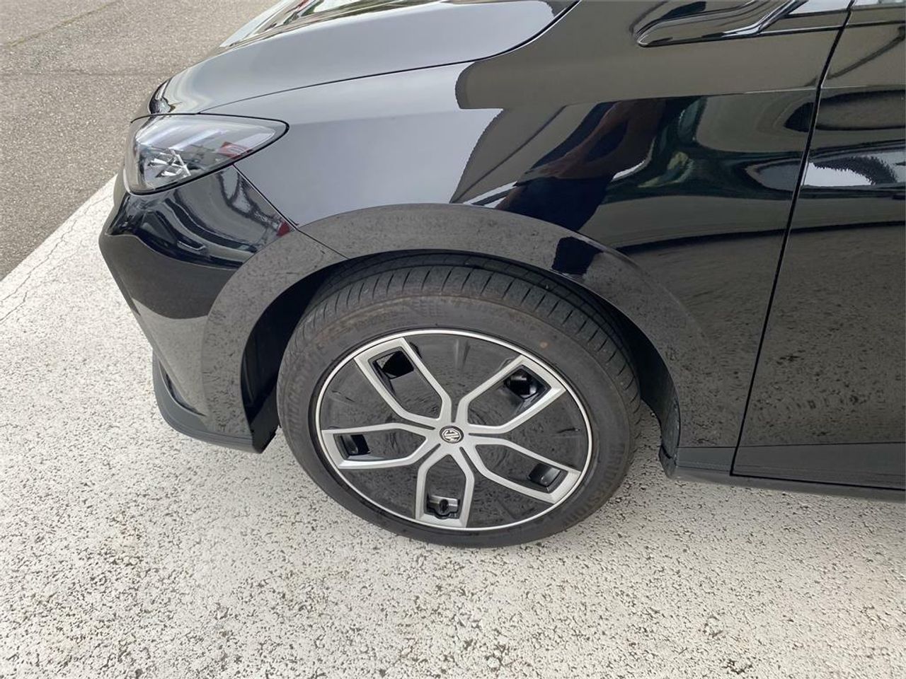 MG MG4 64kWh Luxury - Foto 2