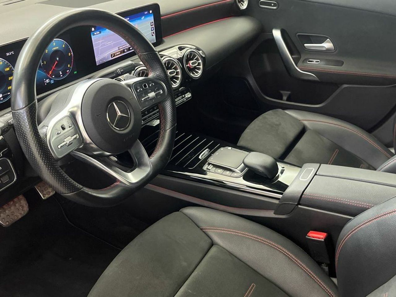 Mercedes Clase A 180 d AMG Line - Foto 2