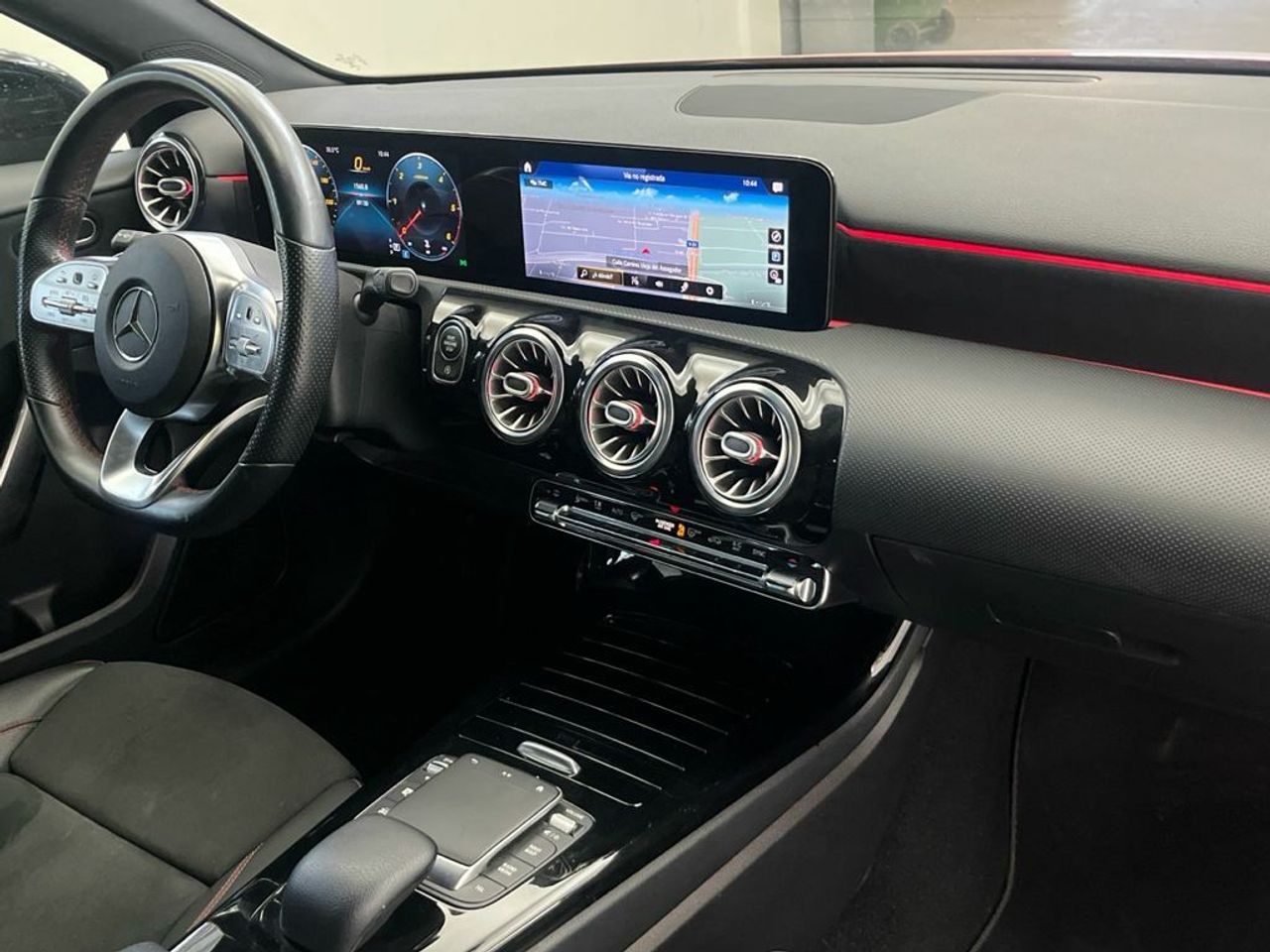 Mercedes Clase A 180 d AMG Line - Foto 2