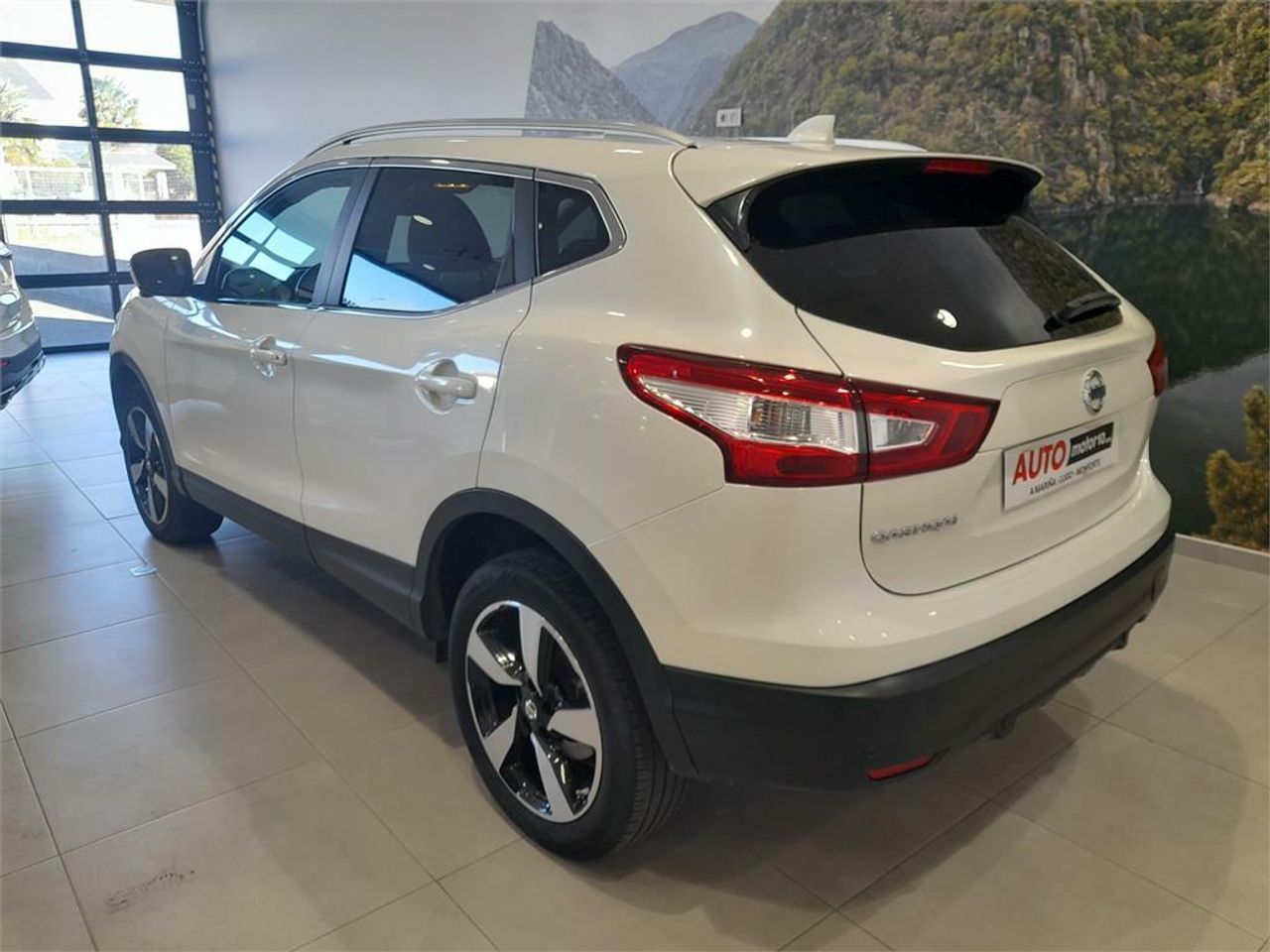 Nissan Qashqai 1.6dCi N-CONNECTA 4x2 XTRONIC - Foto 2