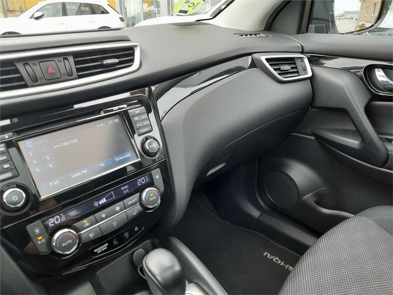 Nissan Qashqai 1.6dCi N-CONNECTA 4x2 XTRONIC - Foto 2