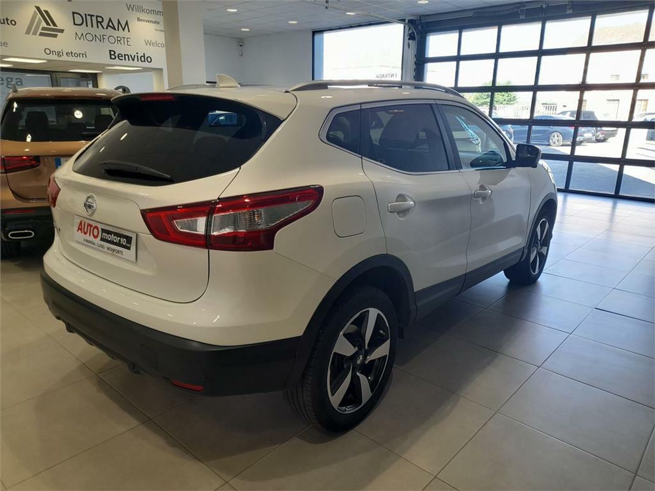 Nissan Qashqai 1.6dCi N-CONNECTA 4x2 XTRONIC - Foto 2