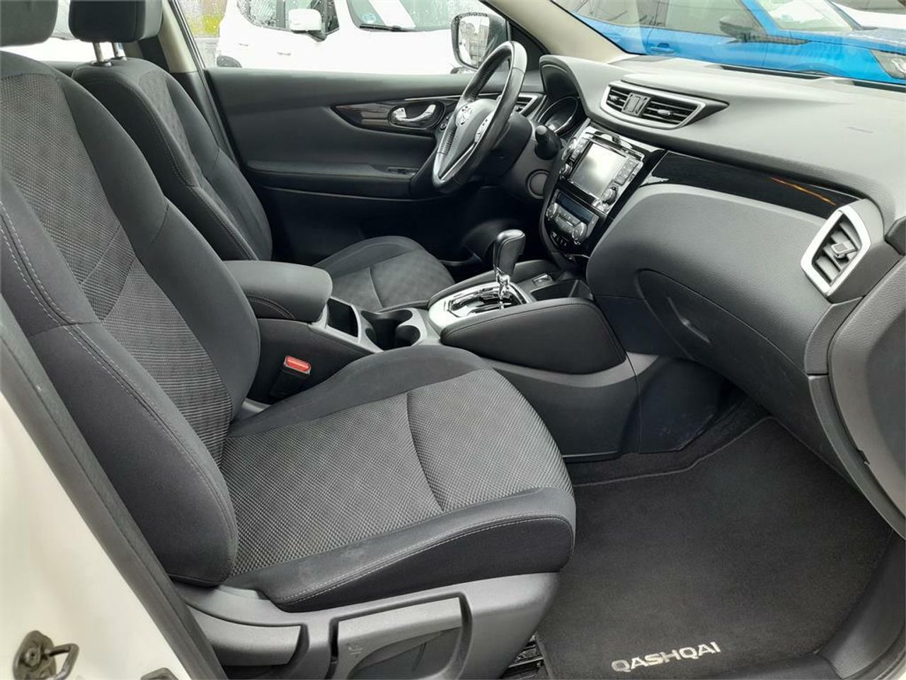 Nissan Qashqai 1.6dCi N-CONNECTA 4x2 XTRONIC - Foto 2