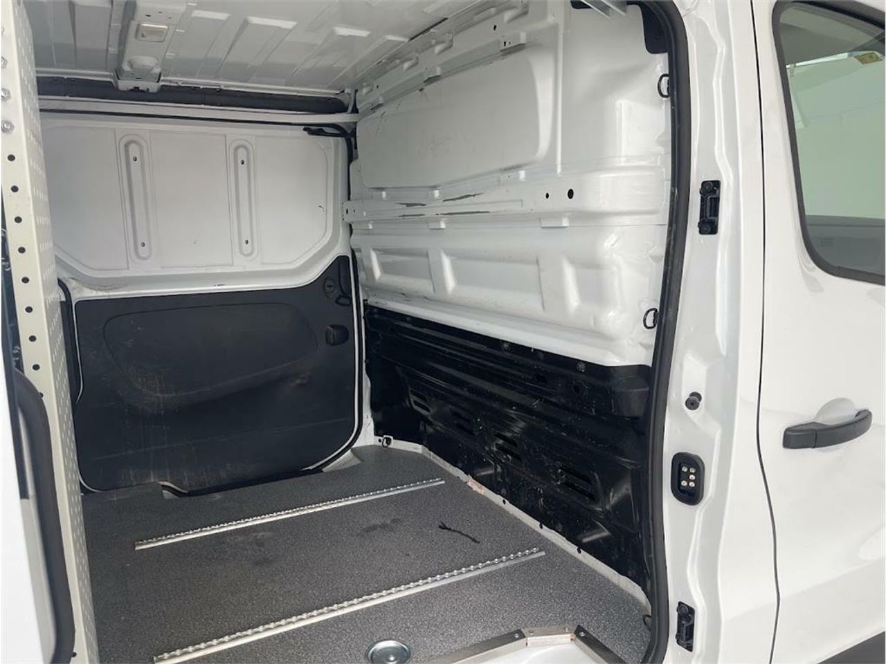 Nissan NV300 2.0dCi 88kW L1H1 Comfort Pta Izq - Foto 2