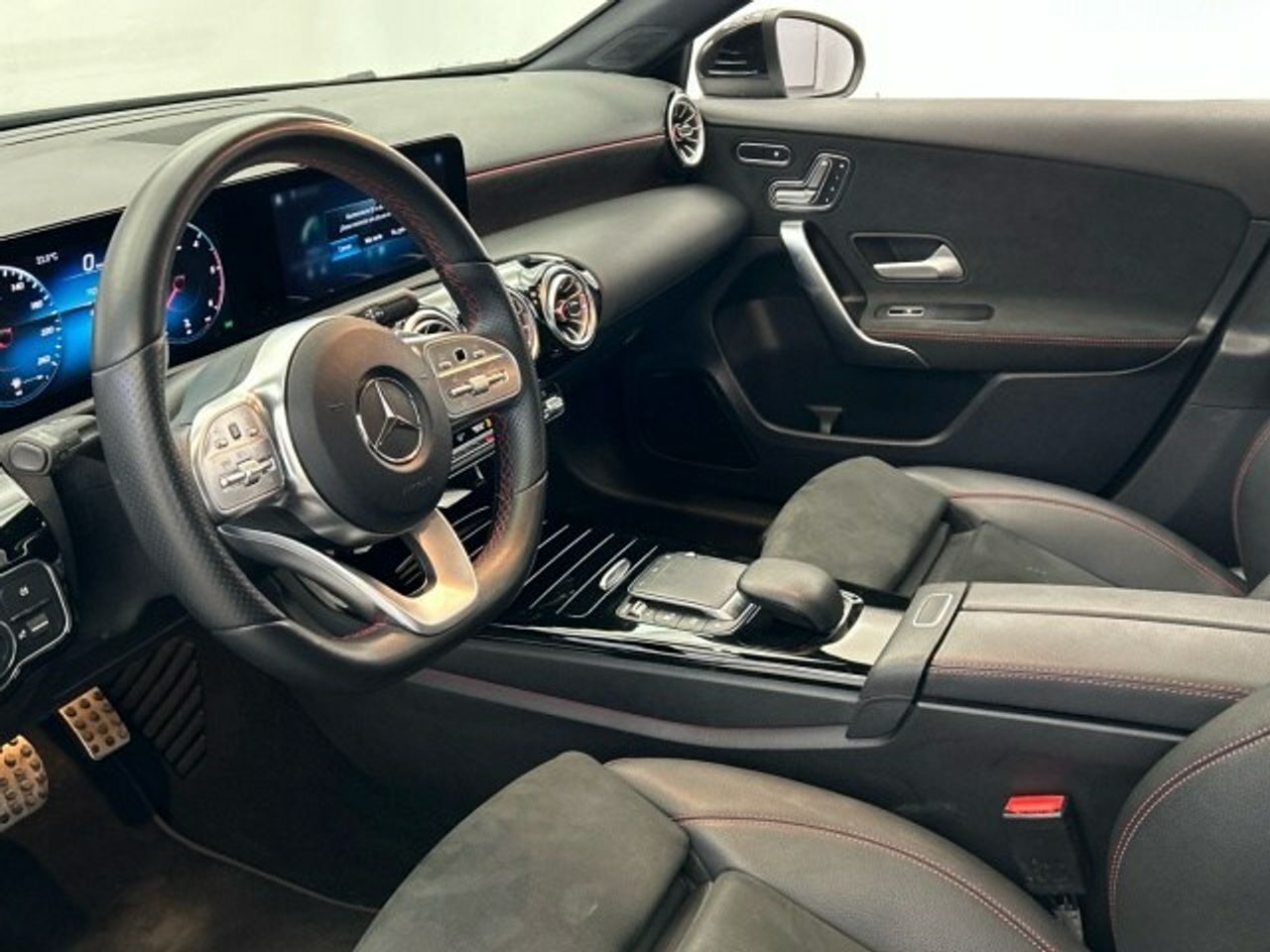 Mercedes Clase A A 180 d Sedan AMG Line (EURO 6d) - Foto 2