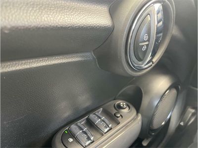MINI Cooper ONE 5 PUERTAS