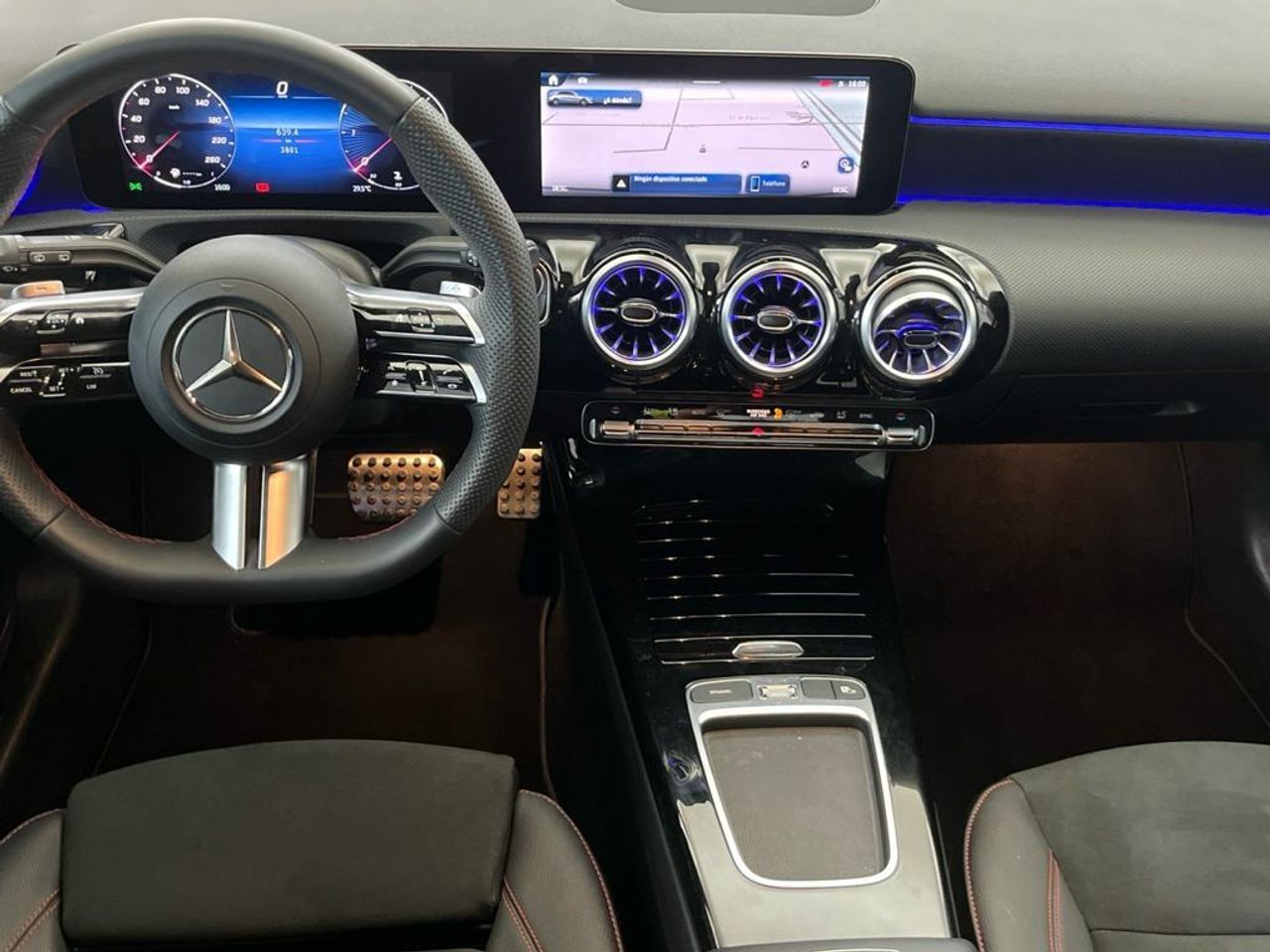 Mercedes Clase A 200 d Compacto - Foto 2
