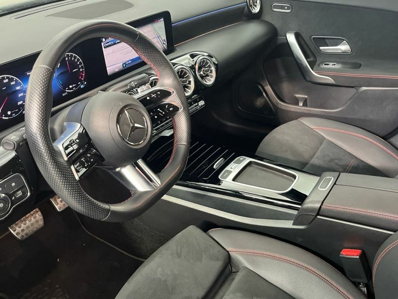 Mercedes Clase A 250 e Compacto - Foto 2