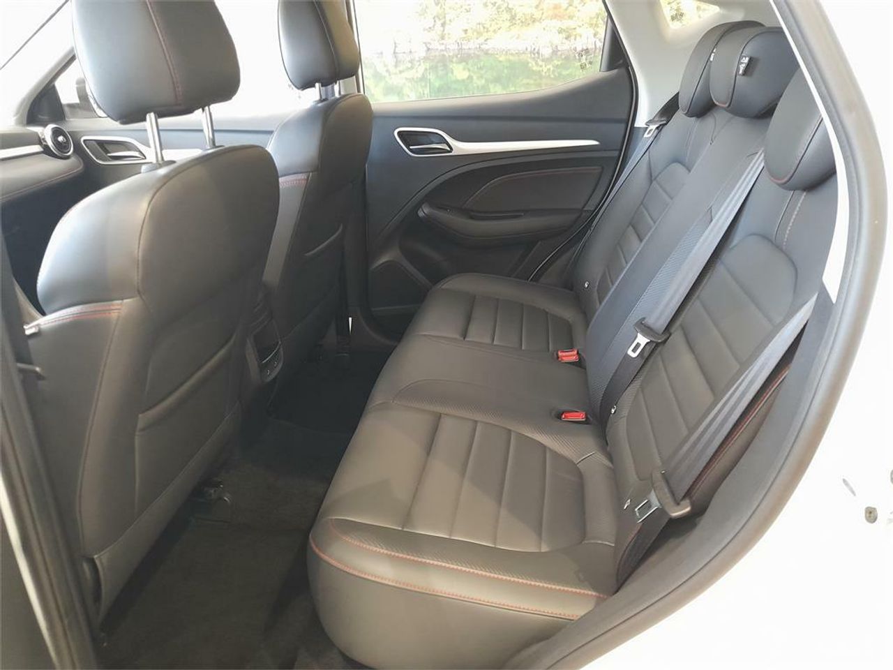 MG ZS 1.5 Luxury - Foto 2