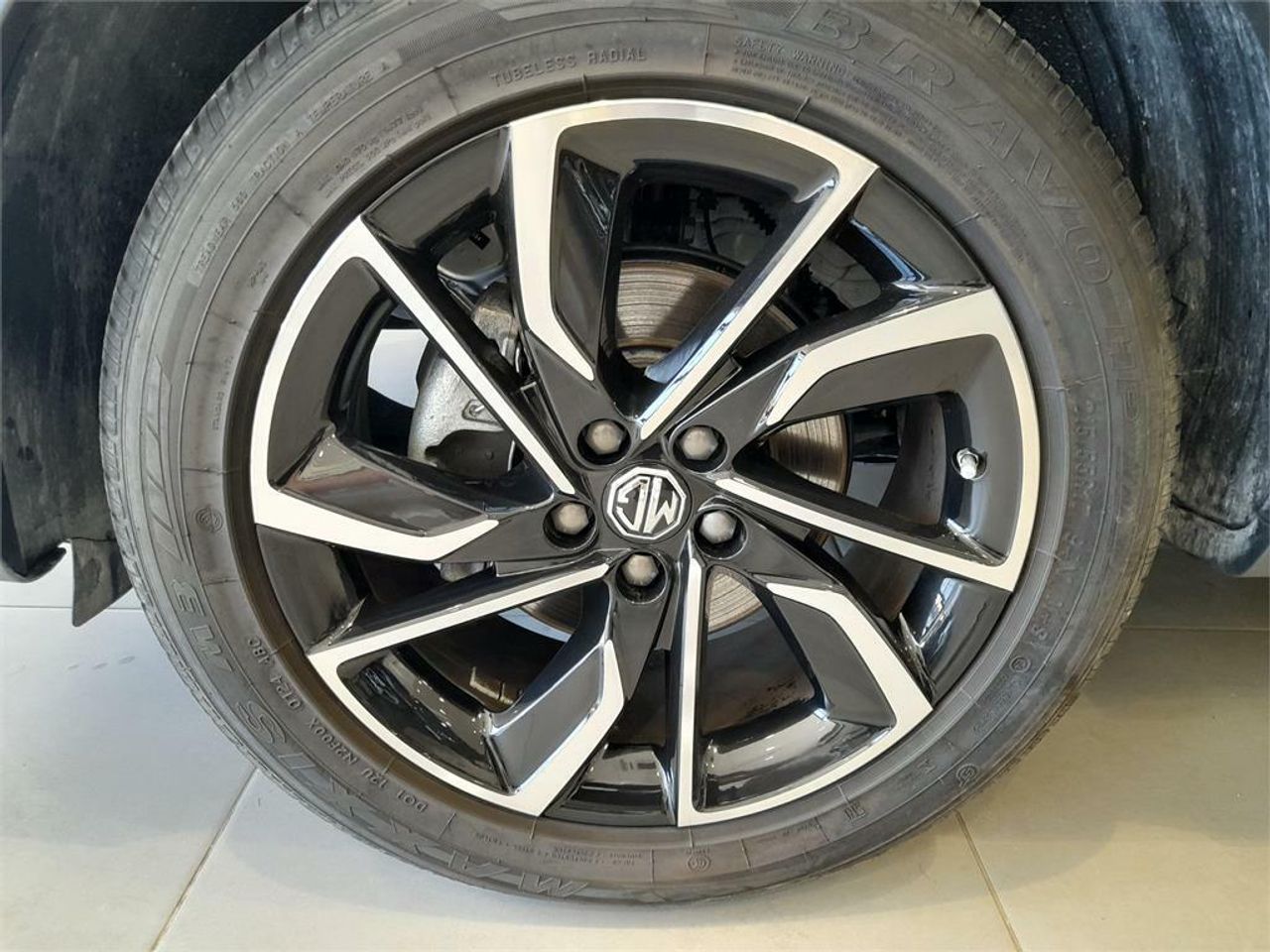 MG ZS 1.5 Luxury - Foto 2