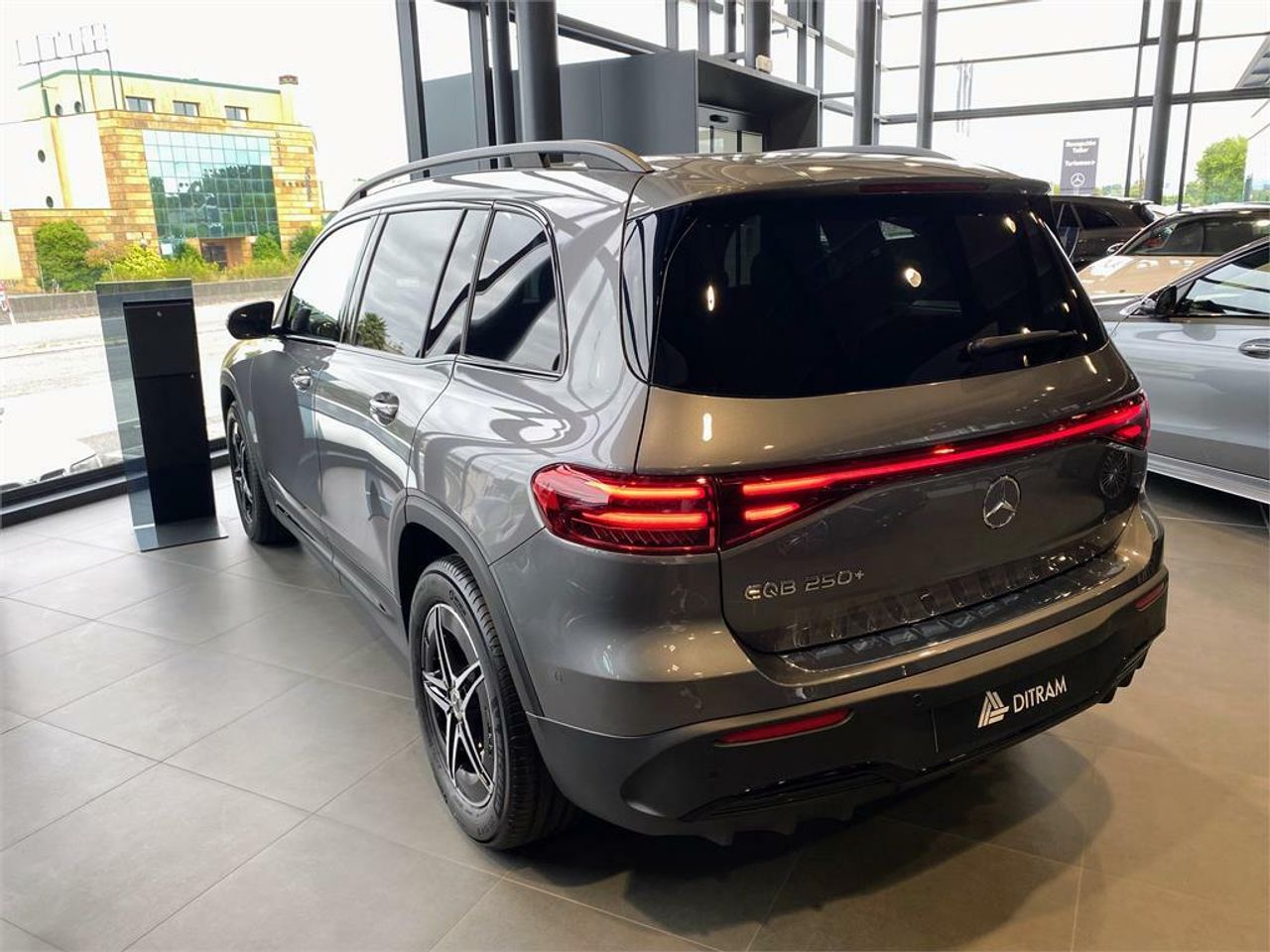 Mercedes EQB EQB 250+ - Foto 2