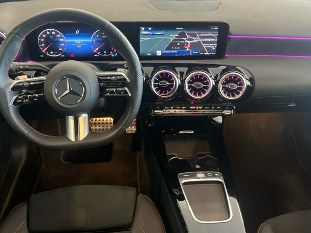 Mercedes Clase A 200 d Compacto - Foto 2