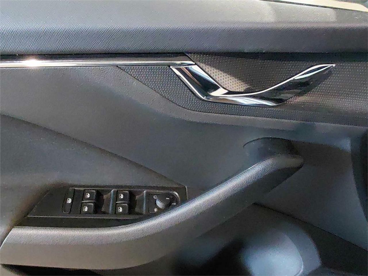 Skoda Kamiq 1.0 TSI 81kW (110CV) AMBITION - Foto 2