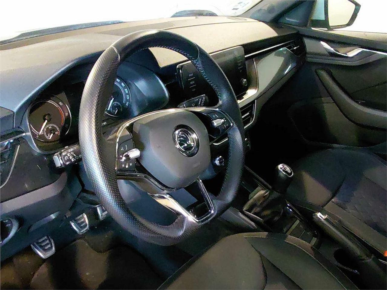 Skoda Kamiq 1.0 TSI 81kW (110CV) AMBITION - Foto 2