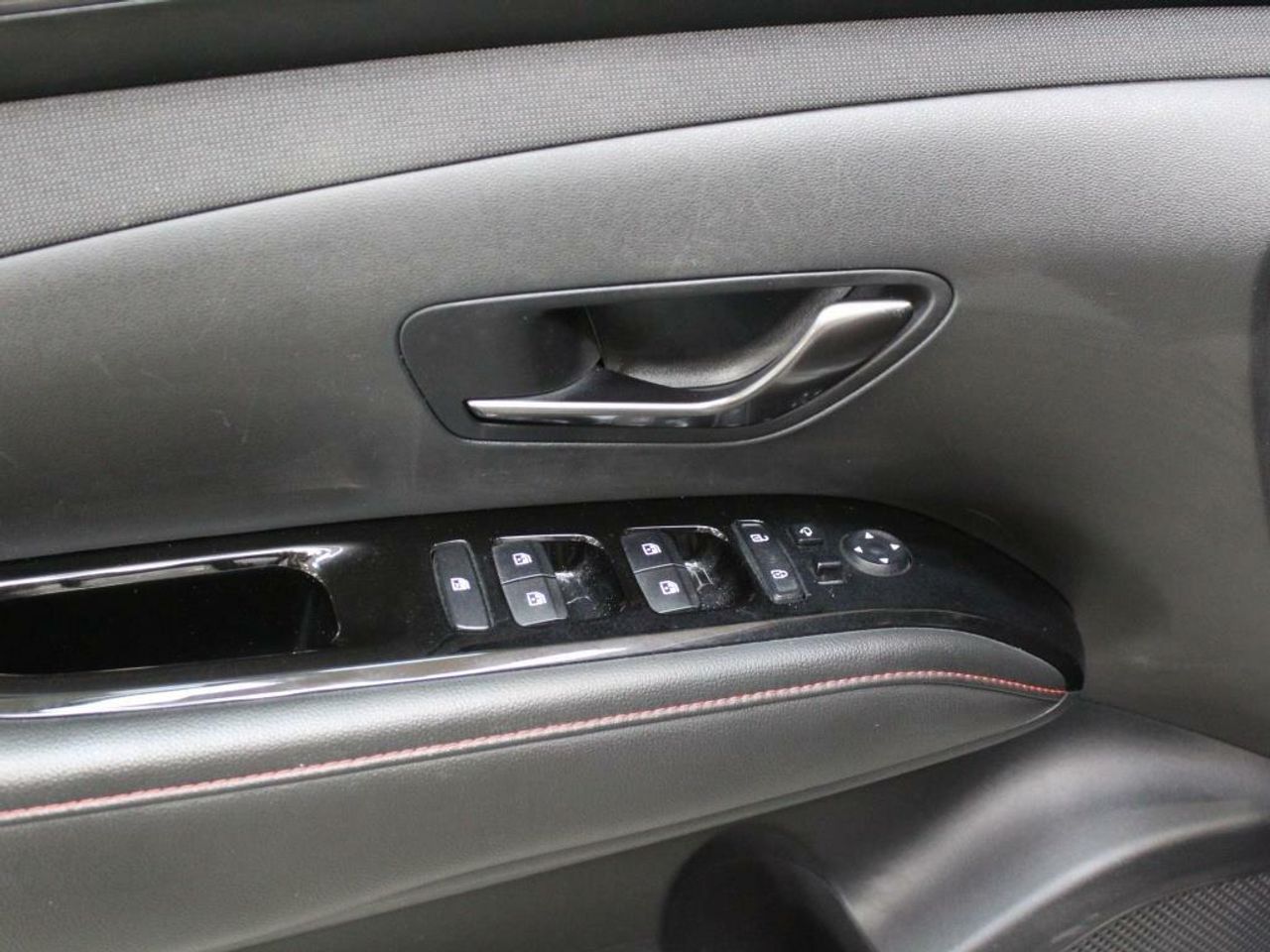 Hyundai Tucson 1.6 TGDI 110kW (150CV) N Line 30 Anivers - Foto 2