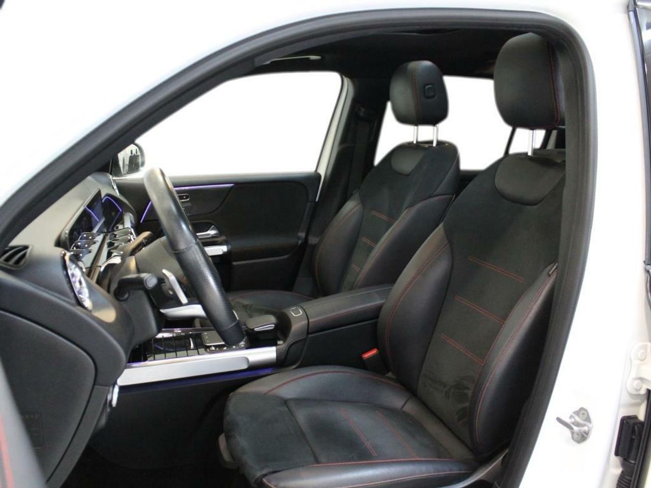 Mercedes Clase GLB 2.0 GLB 200 D DCT 110KW (150CV) - Foto 2
