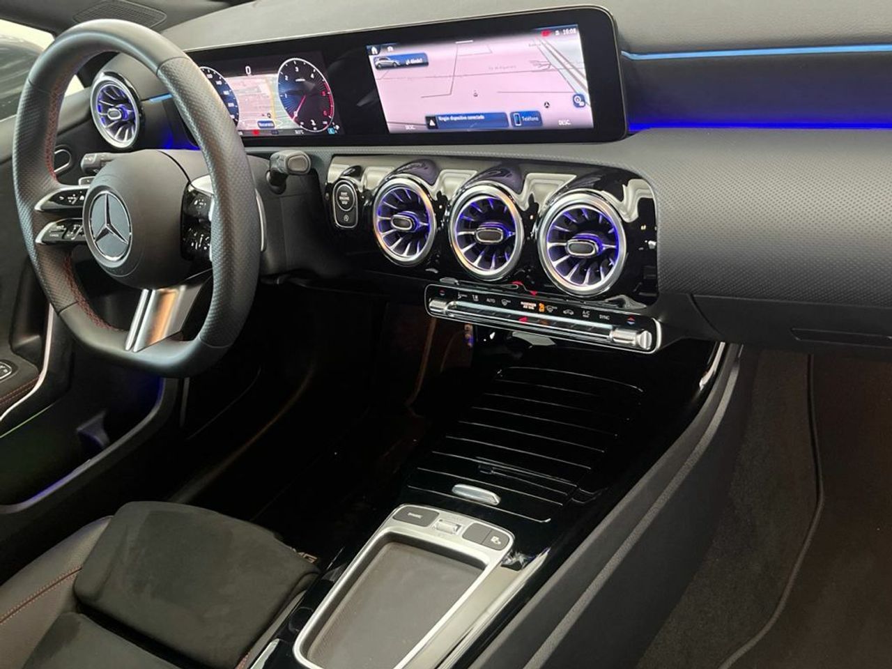 Mercedes Clase A 200 d Compacto - Foto 2