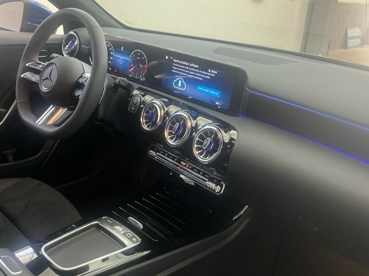 Mercedes Clase A 180 d Compacto - Foto 2
