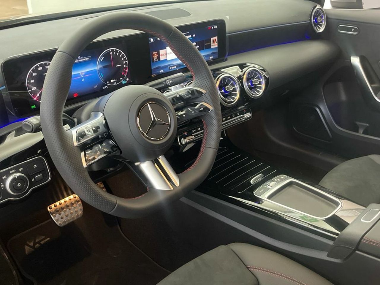 Mercedes Clase A 250 e Compacto con tecnología híbrida EQ - Foto 2