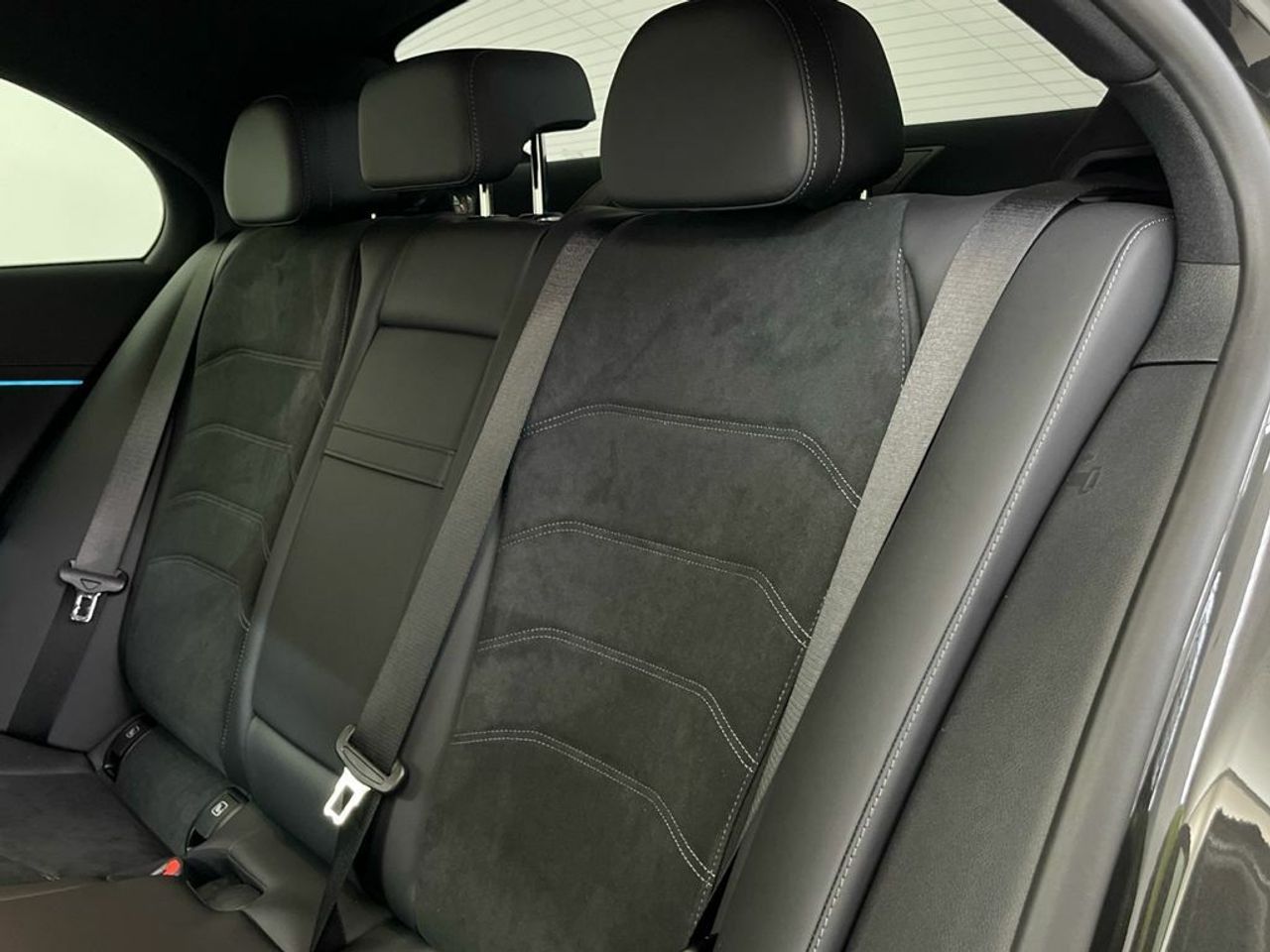 Mercedes Clase E 300 de berlina con tecnología híbrida EQ - Foto 2
