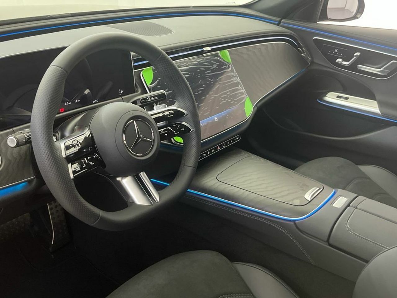 Mercedes Clase E 300 de berlina con tecnología híbrida EQ - Foto 2