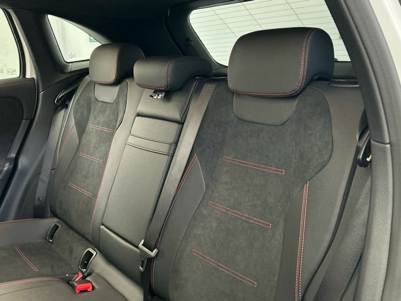 Mercedes EQA 300 4Matic AMG Line - Foto 2