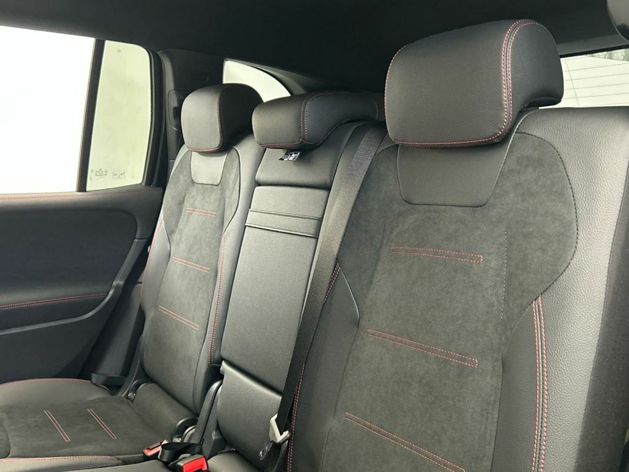 Mercedes EQB 250+ AMG Night EDITION - Foto 2