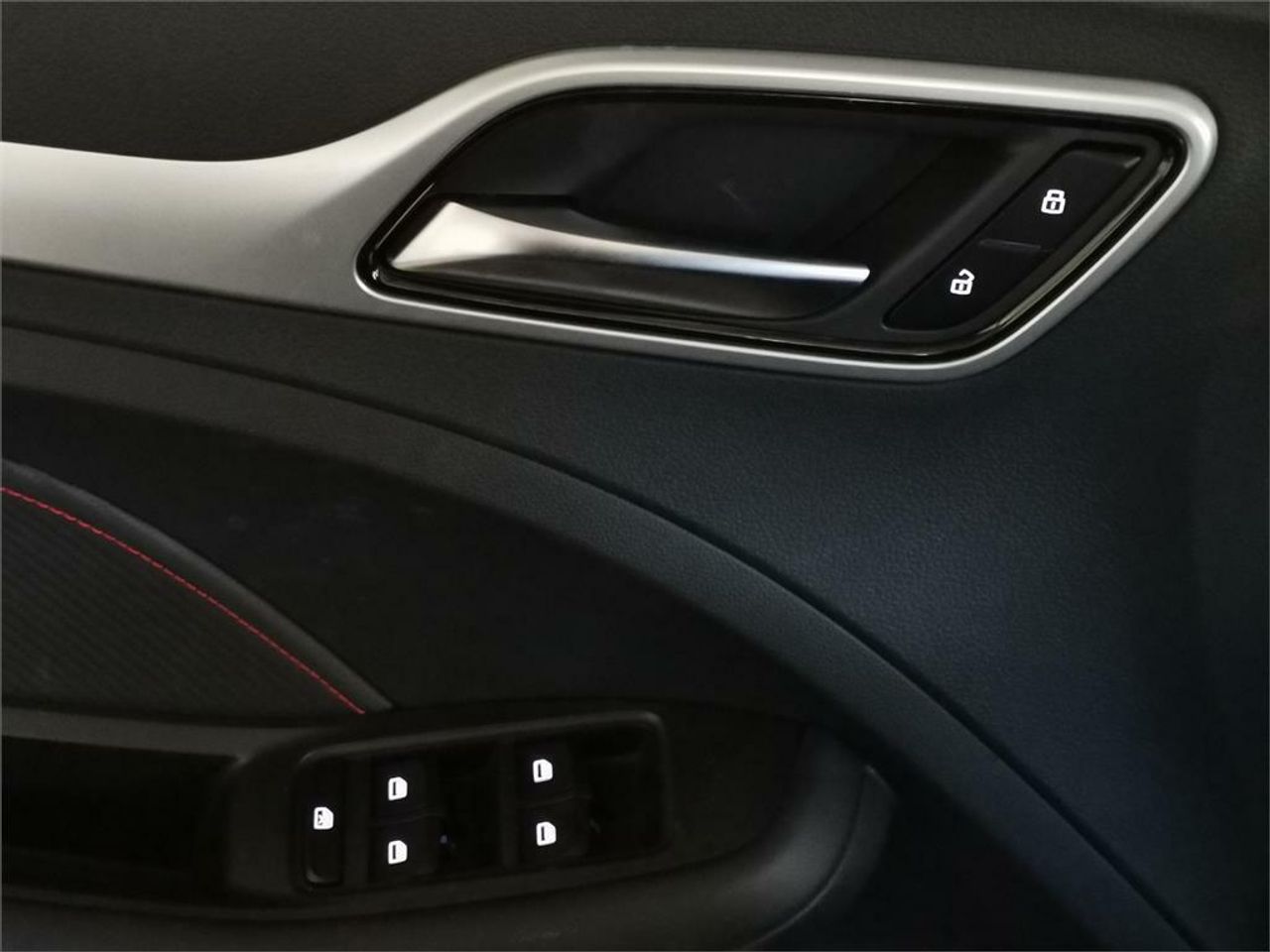 MG ZS 1.5 Luxury - Foto 2