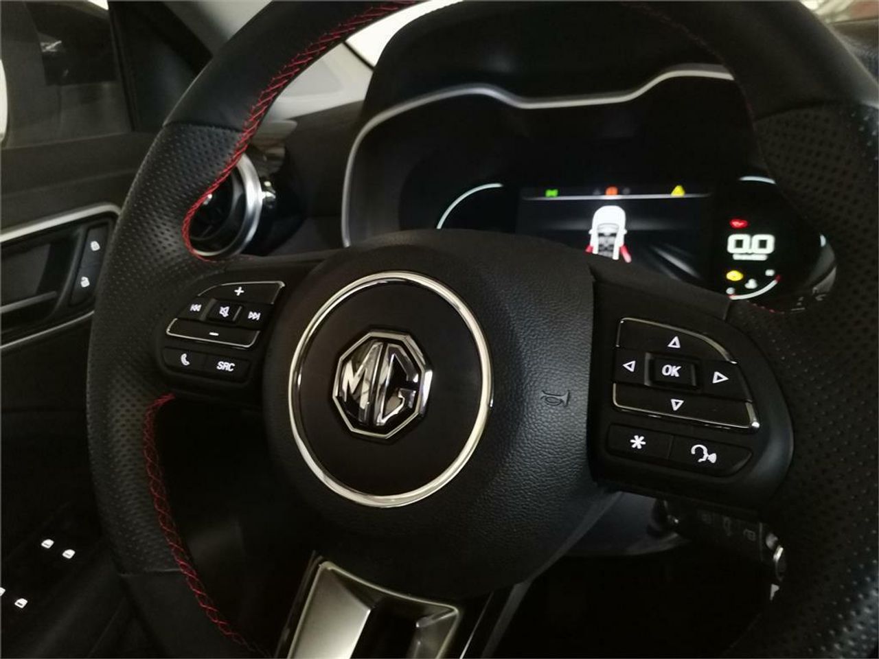 MG ZS 1.5 Luxury - Foto 2