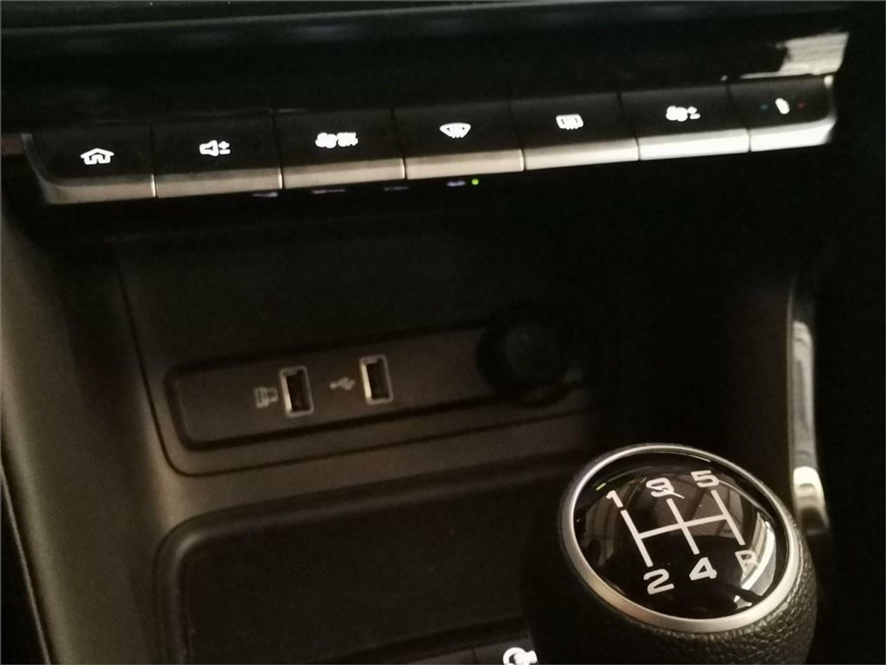 MG ZS 1.5 Luxury - Foto 2