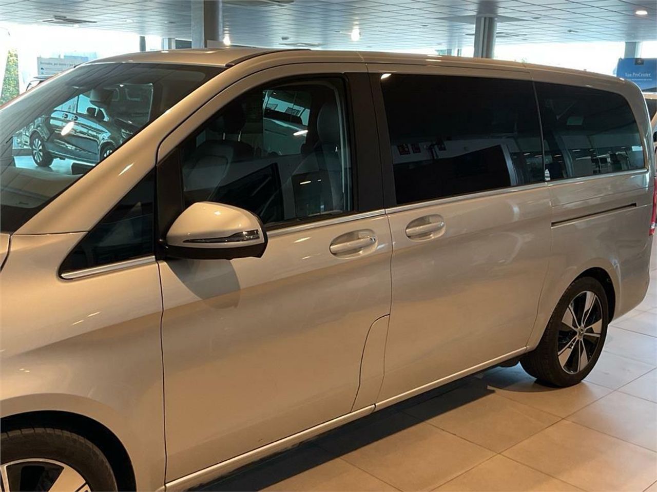 Mercedes Clase V 250 d Avantgarde Largo - Foto 2