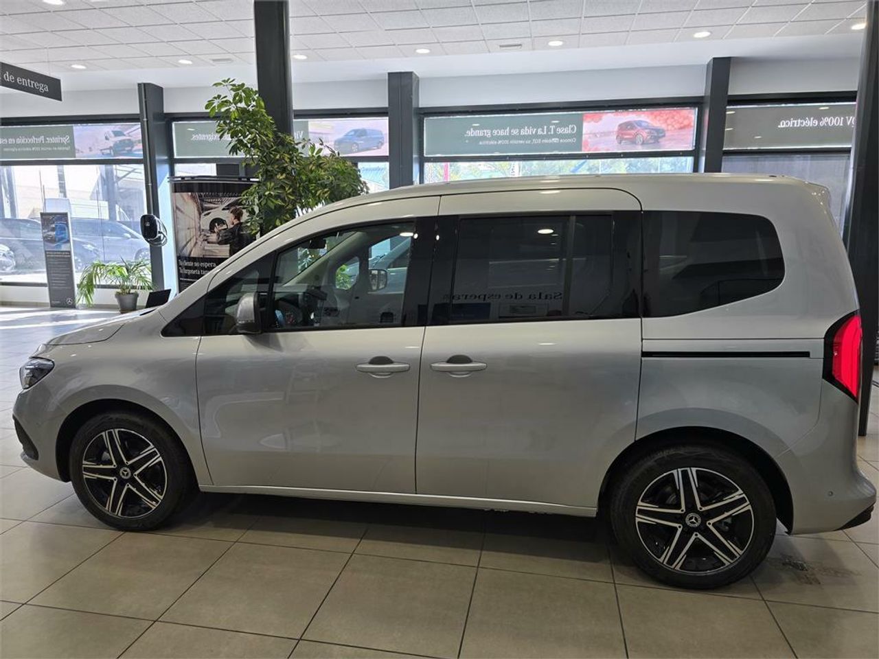 Mercedes Clase T 180 d - Foto 2