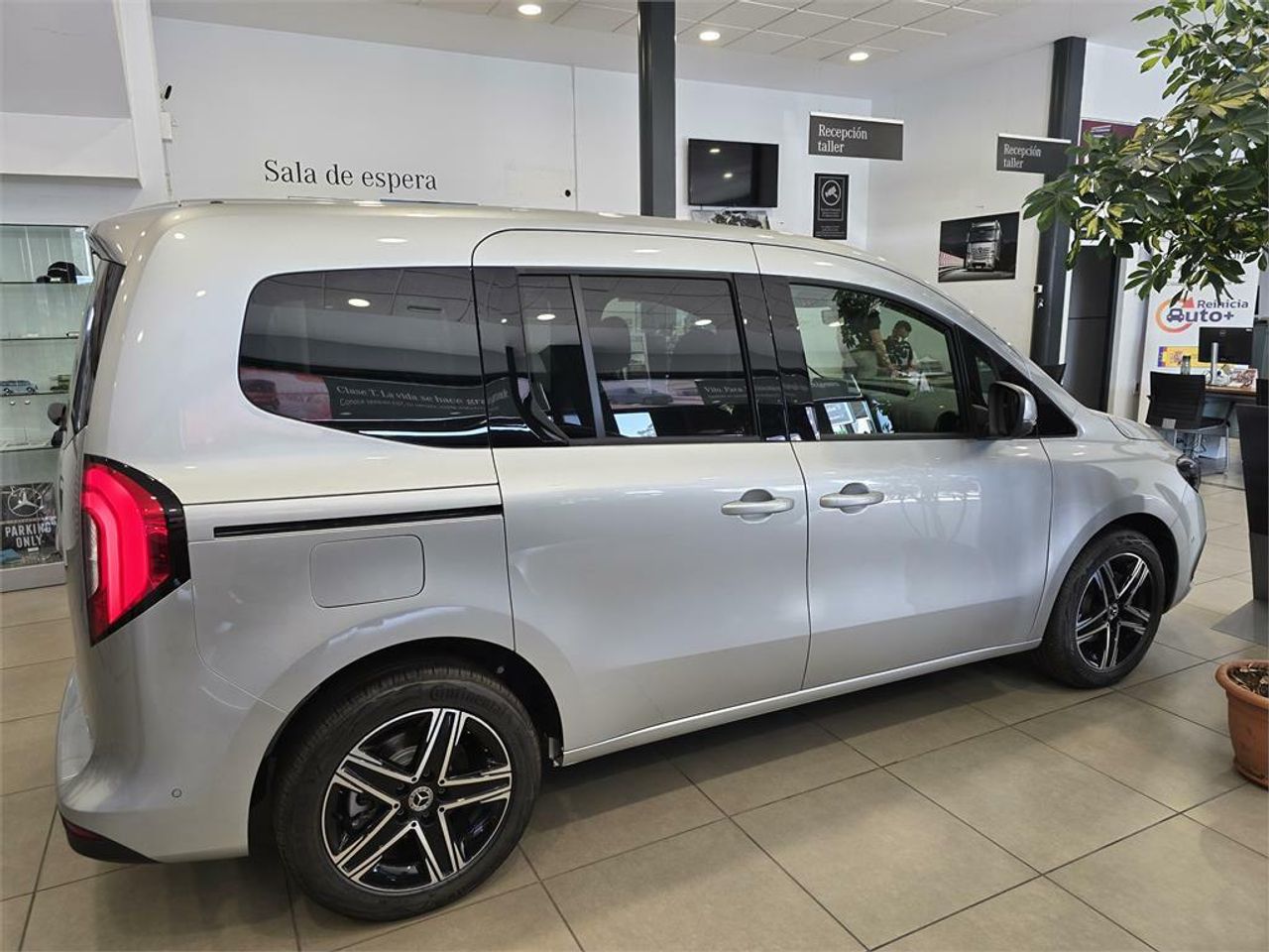 Mercedes Clase T 180 d - Foto 2