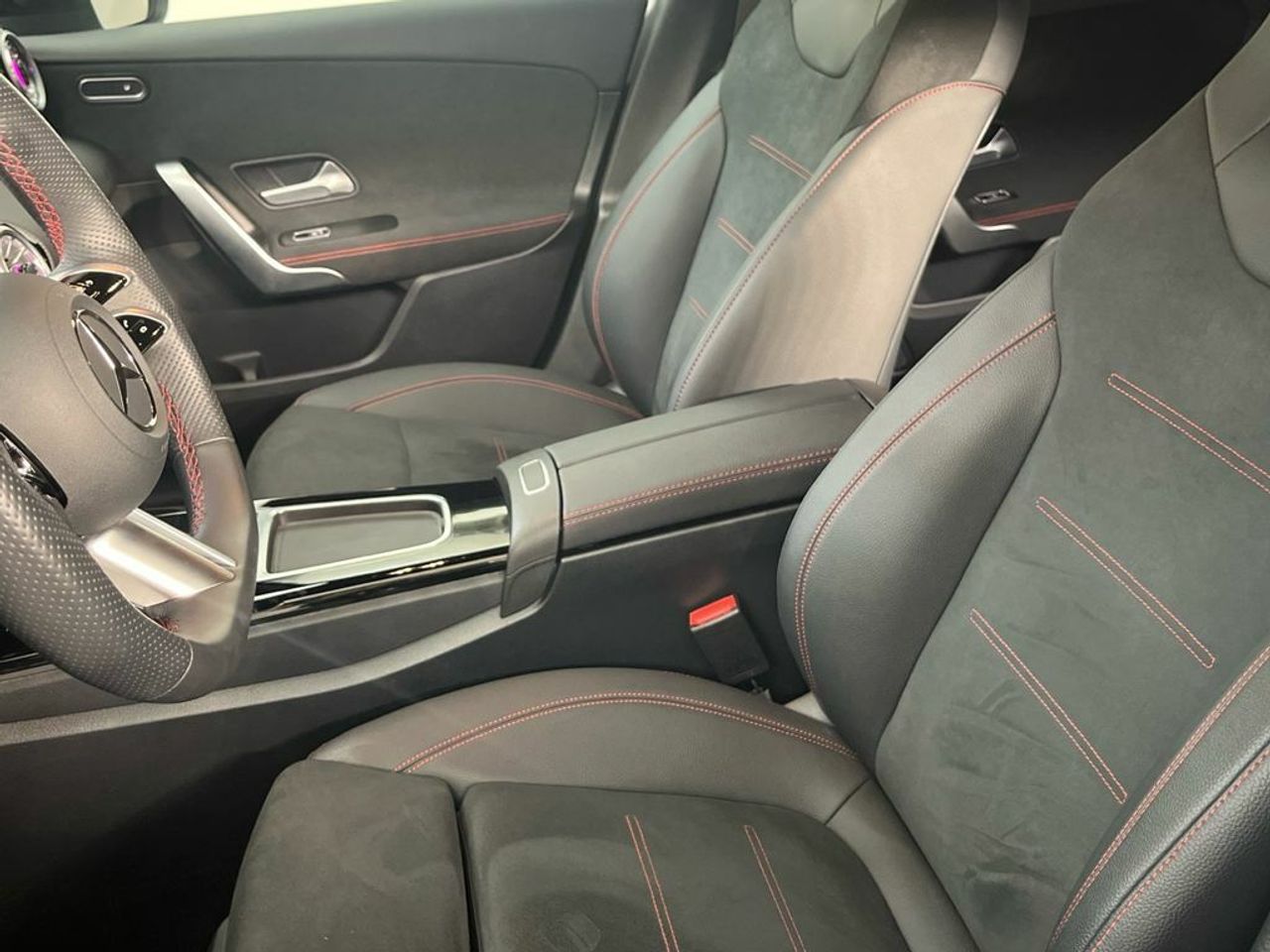 Mercedes Clase A 200 d Compacto - Foto 2