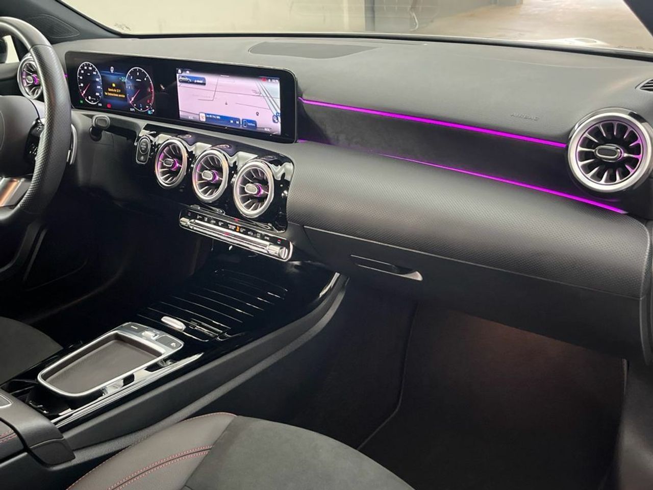 Mercedes Clase A 200 d Compacto - Foto 2